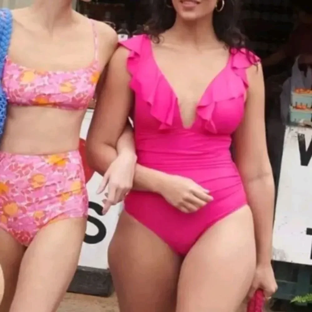 J.Crew Women’s Ruched Ruffle One-Piece Swimsuit Size 2 In Radiant Fuchsia New